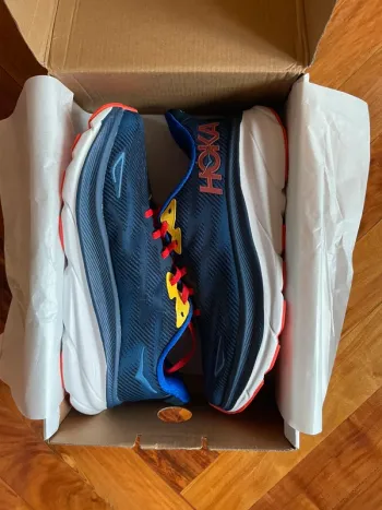 Hoka Clifton 9 Running Shoes d'occasion