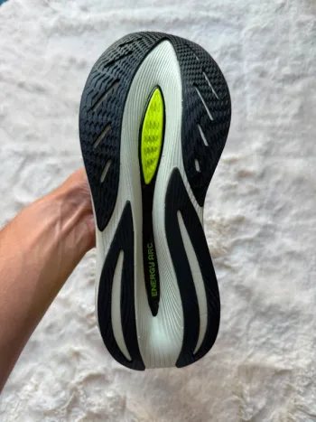 New Balance FuelCell bike d'occasion — image 4 sur 9