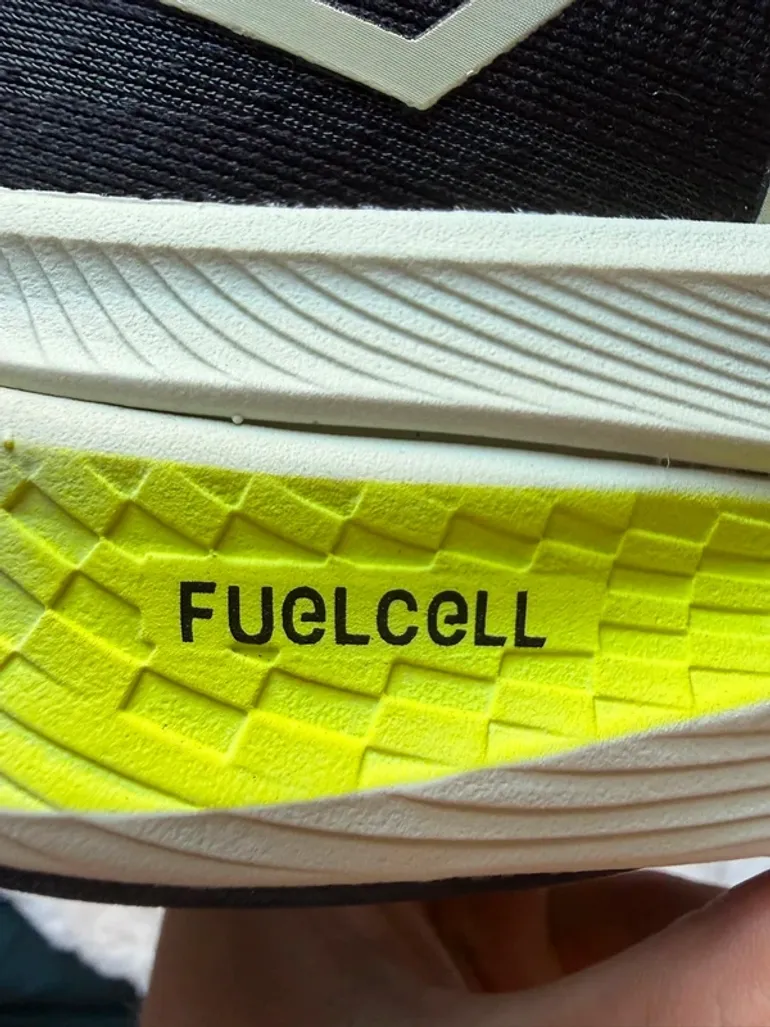 New Balance FuelCell bike d'occasion — image 7 sur 9