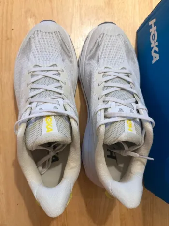 Tweedehands Hoka Challenger 8 bike — afbeelding 3 van 5