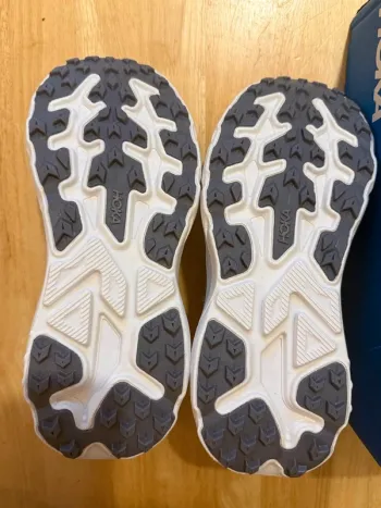 Tweedehands Hoka Challenger 8 bike — afbeelding 4 van 5