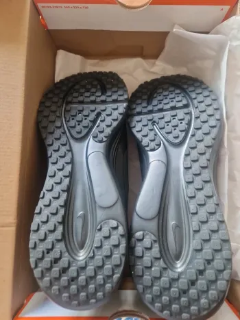 Použité Nike Revolution 8 Easyon bike — obrázek 10 z 10