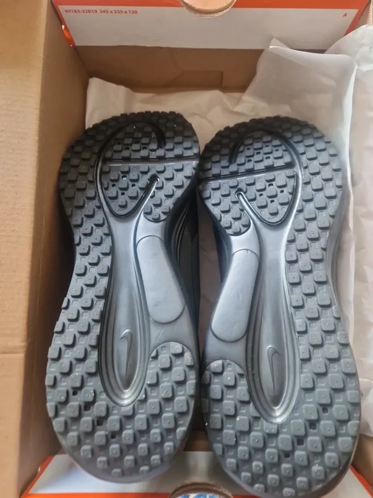Použité Nike Revolution 8 Easyon bike — obrázek 10 z 10