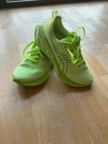 Used Asics Novablast 4 bike — image 7 of 7