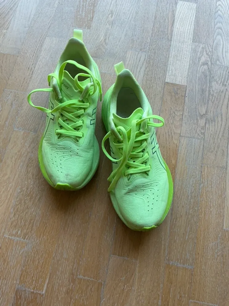 Used Asics Novablast 4 bike — image 4 of 7