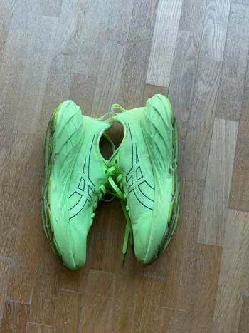 Used Asics Novablast 4 bike — image 2 of 7