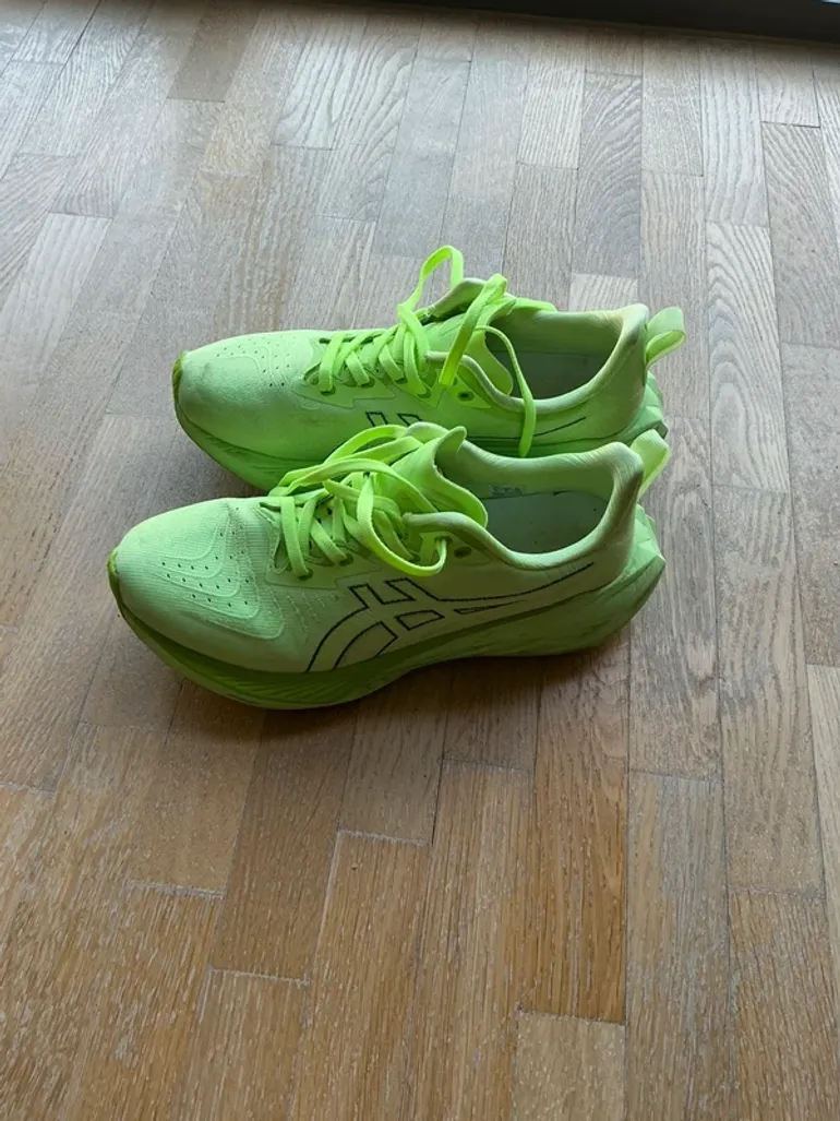 Used Asics Novablast 4 bike — image 3 of 7