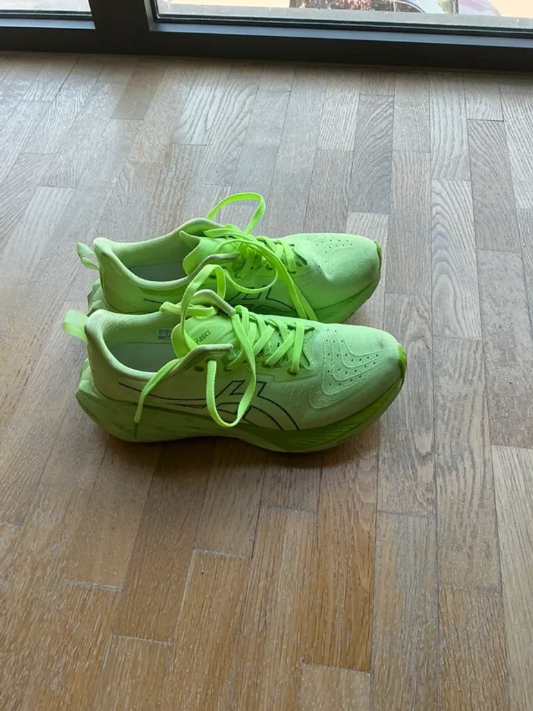 Used Asics Novablast 4 bike — image 5 of 7