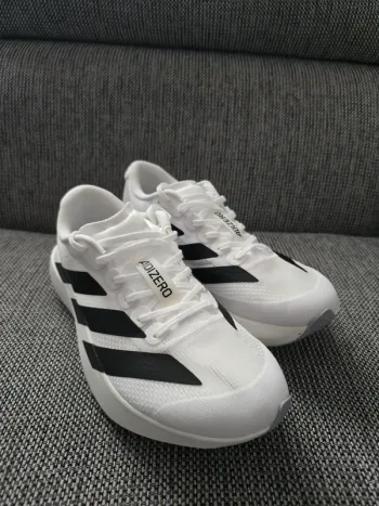 Käytetty Adidas EVO SL Running Shoes