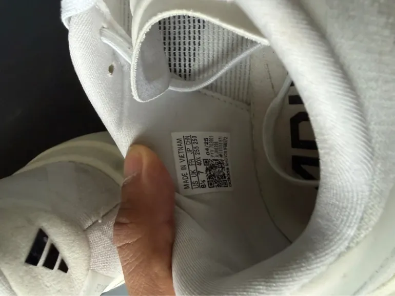 Used Adidas Chaussures de running bike — image 3 of 4