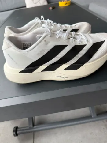 Used Adidas Chaussures de running bike — image 4 of 4