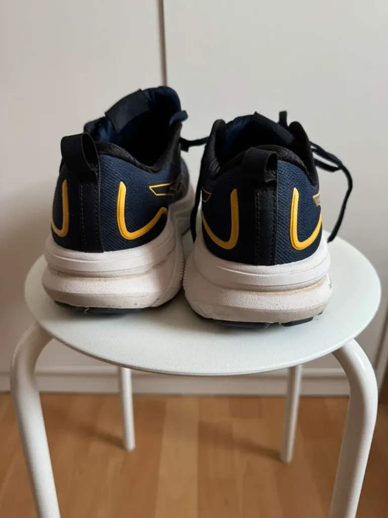 Tweedehands Asics Gel Fortitude bike — afbeelding 3 van 10