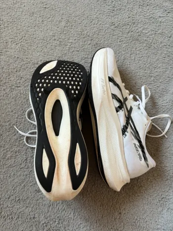 Used Asics Magic Speed 4 bike — image 5 of 7