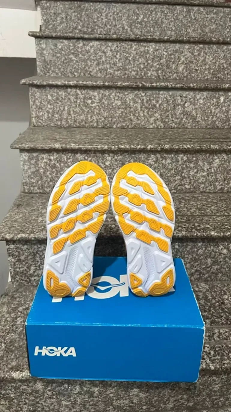 Použité Hoka Shoes Size 44 bike — obrázek 5 z 6