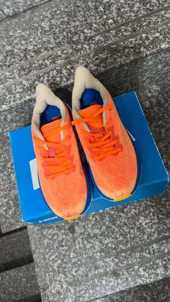 Použité Hoka Shoes Size 44 bike — obrázek 3 z 6