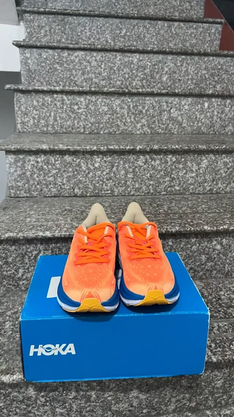 Použité Hoka Shoes Size 44 bike — obrázek 2 z 6