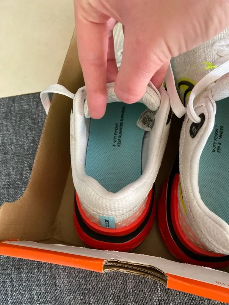 Used Nike Running Shoes bike — image 4 of 8