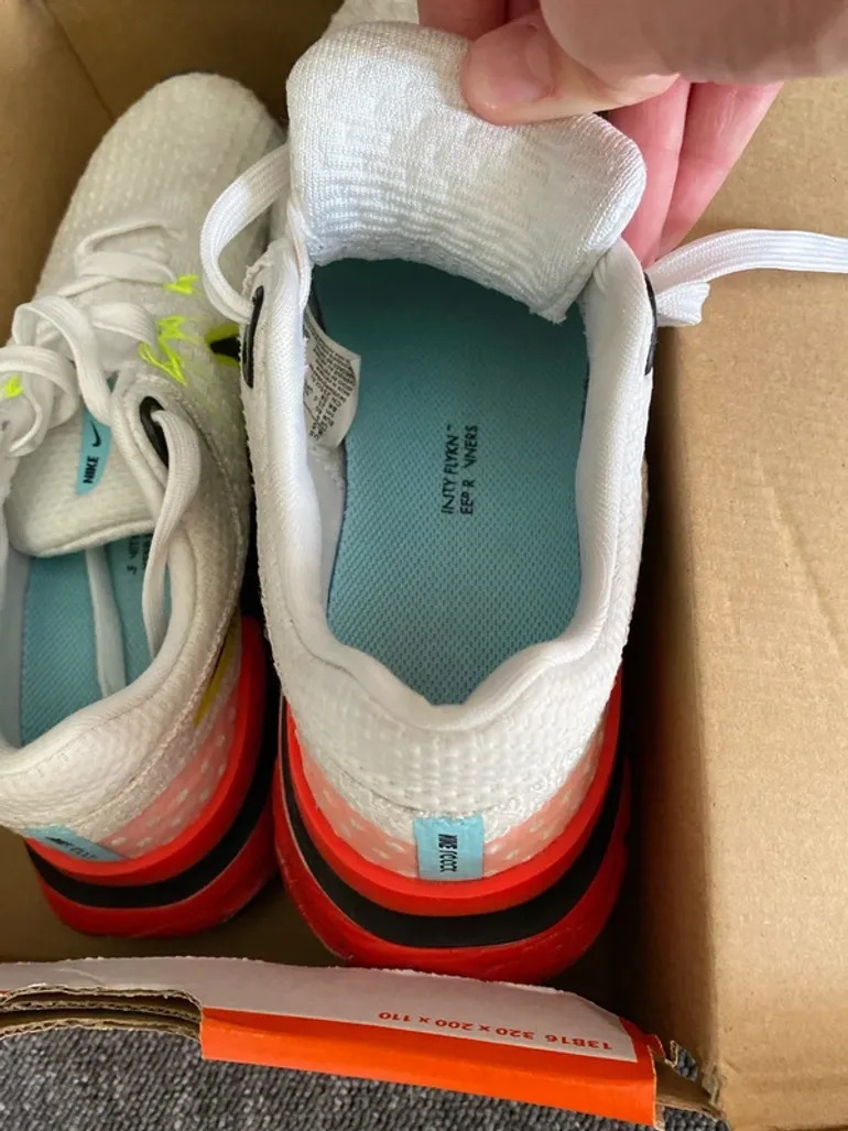 Used Nike Running Shoes bike — image 3 of 8