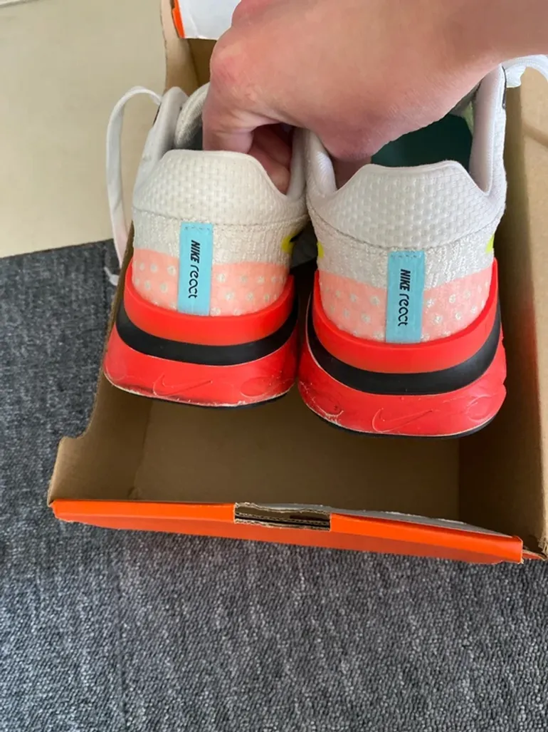 Used Nike Running Shoes bike — image 5 of 8