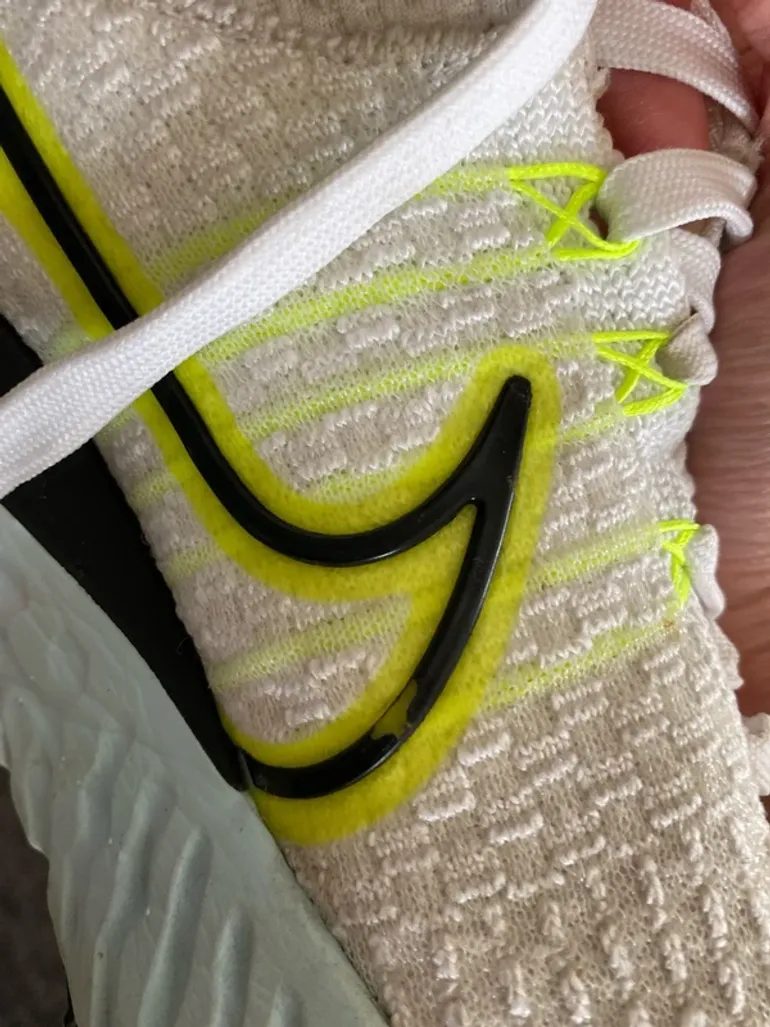 Used Nike Running Shoes bike — image 7 of 8