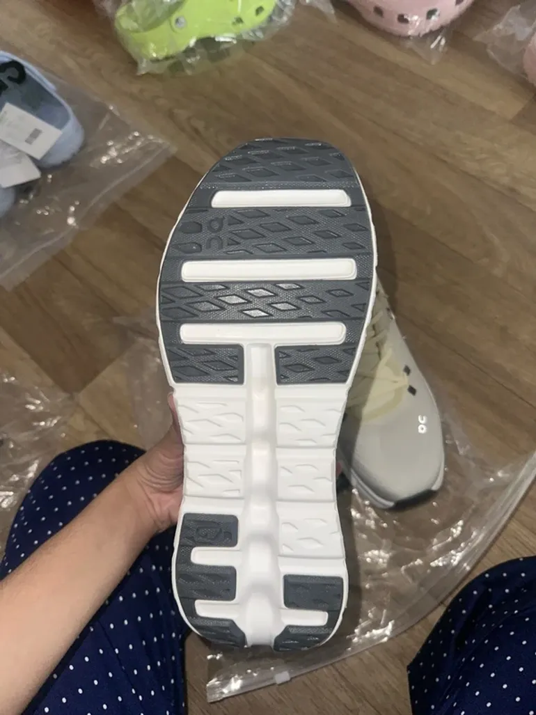 Used On Running Shoes bike — image 5 of 6