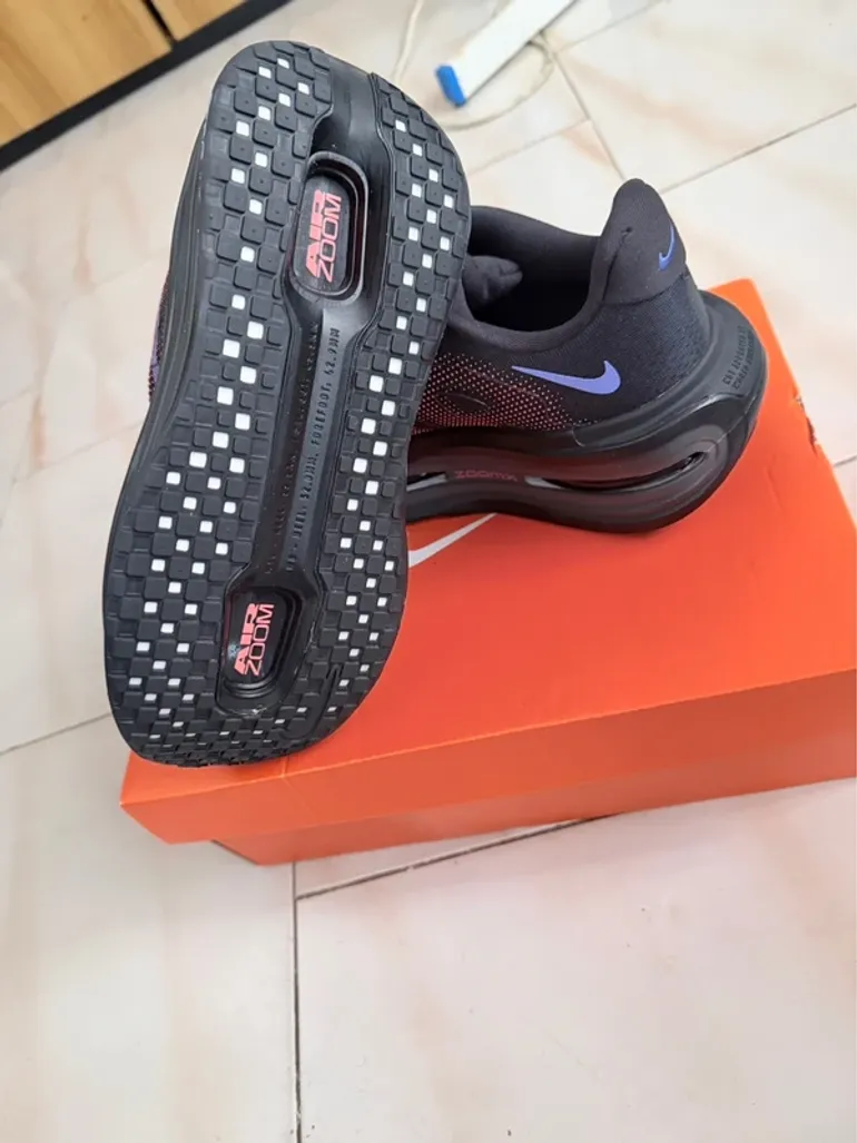 Used Premium Vomero bike — image 4 of 5