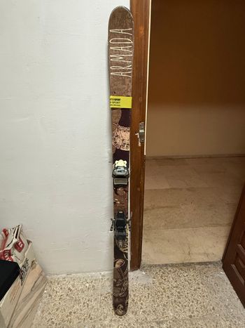 Used Armada AR7 Skis 2009 Skiing & Skitouring