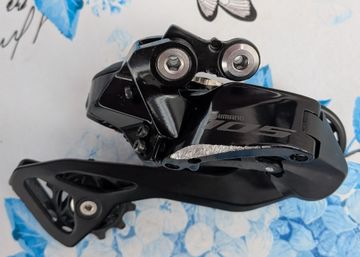 Gebrauchtes Shimano 105 RD-7150 Di2 2025 Drivetrain & Pedals
