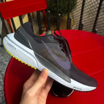 Brugt Nike Air Zoom Vomero 15 Running Shoes