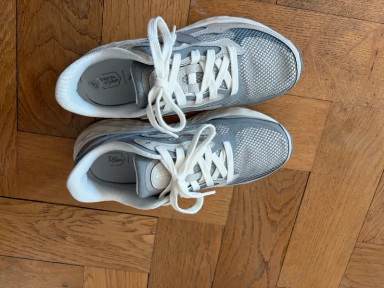New Balance Arishi V4 bike usato — immagine 5 di 5