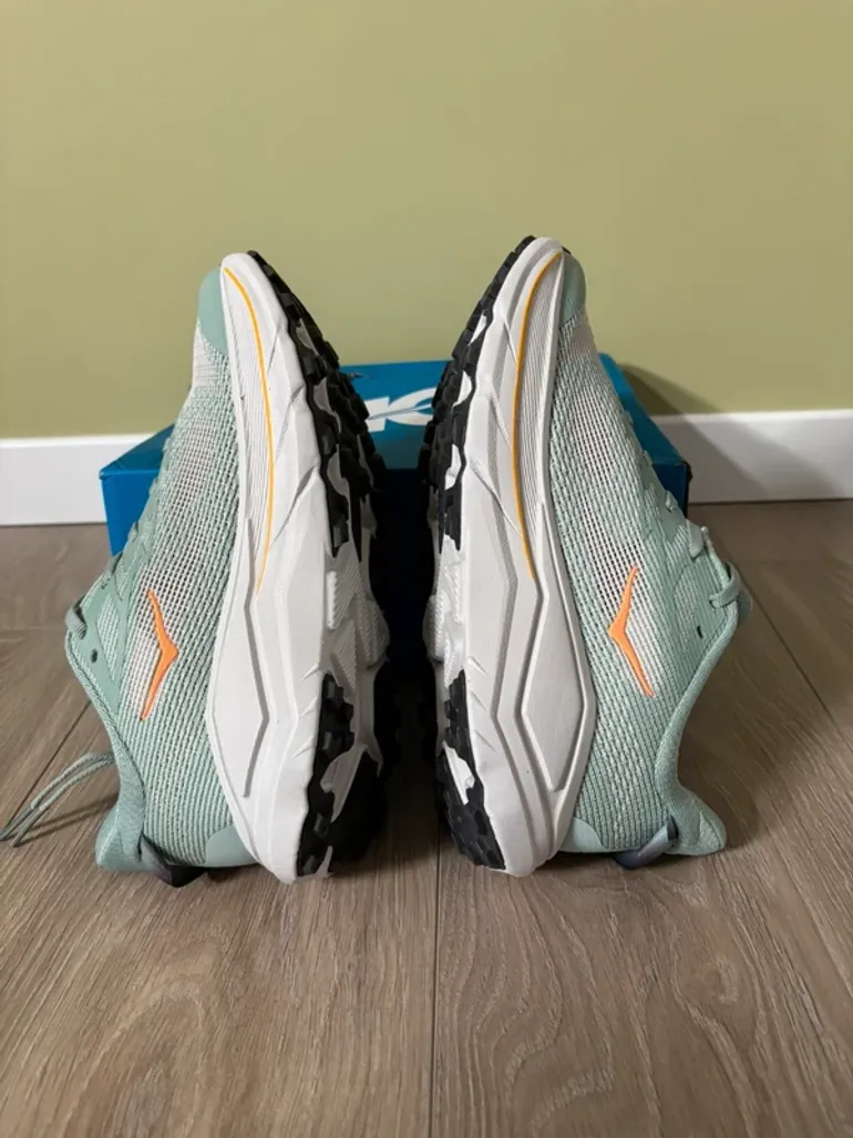 Used Hoka Challenger 8 bike — image 3 of 6