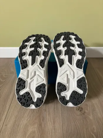 Used Hoka Challenger 8 bike — image 5 of 6