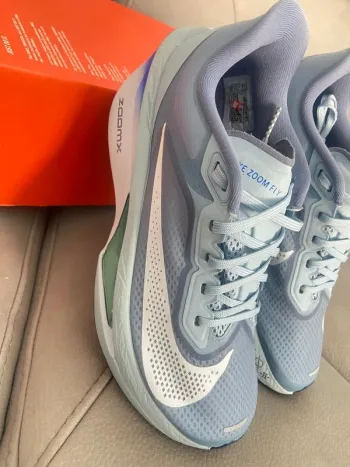 Used Nike Zoom fly 6 bike — image 3 of 13