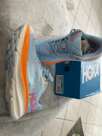 Used Hoka Clifton 9 Running Shoes