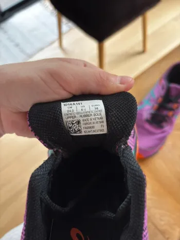 Used Asics Gel Venture 8 bike — image 5 of 5