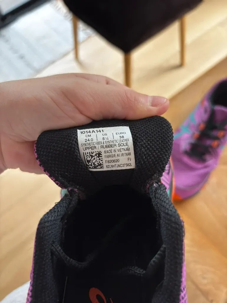 Used Asics Gel Venture 8 bike — image 5 of 5