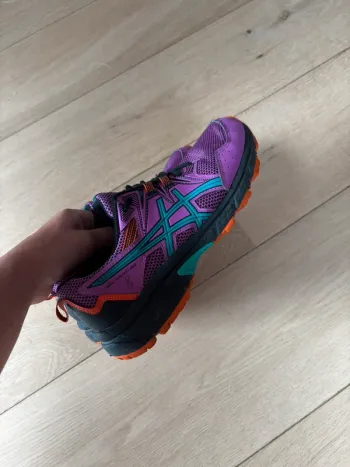 Used Asics Gel Venture 8 Running Shoes