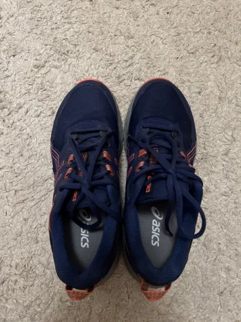 Used Asics Running Shoes bike — image 2 of 5