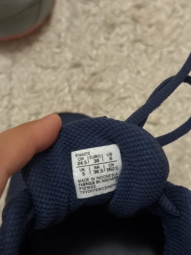 Used Asics Running Shoes bike — image 5 of 5