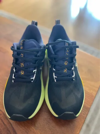 Käytetty Asics Novablast 5 bike — kuva 2 / 3