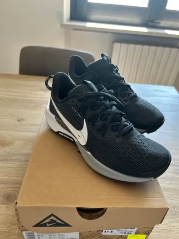 Used Pegasus reactx trail 5 Running Shoes