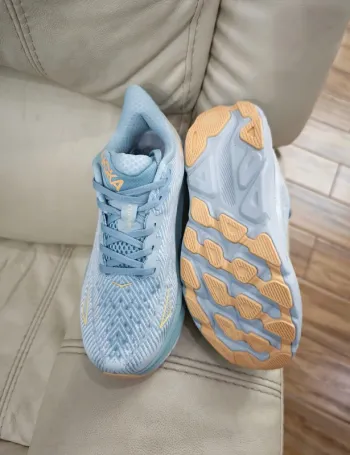 Used Hoka Turquoise Running Shoes bike — image 2 of 4
