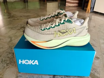 Used Hoka Mach 7 Running Shoes