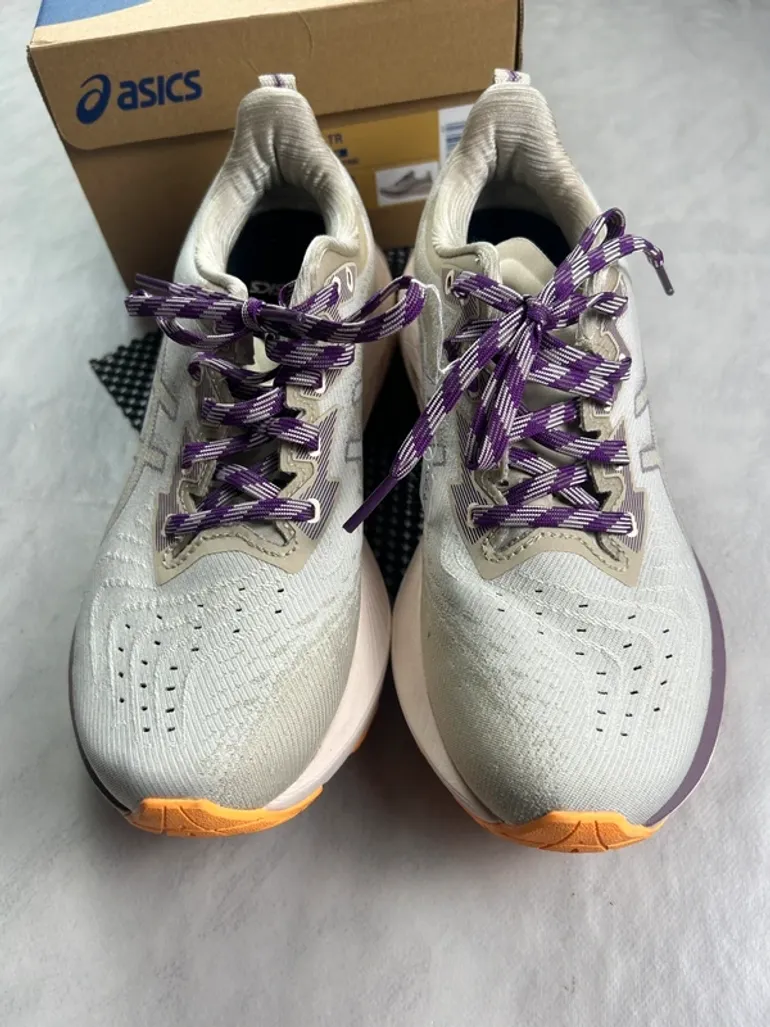 Used Asics Novablast 4 TR bike — image 3 of 8