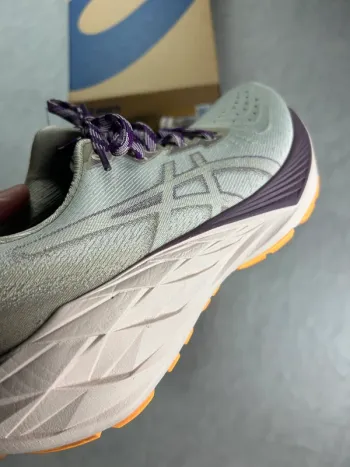 Used Asics Novablast 4 TR bike — image 2 of 8
