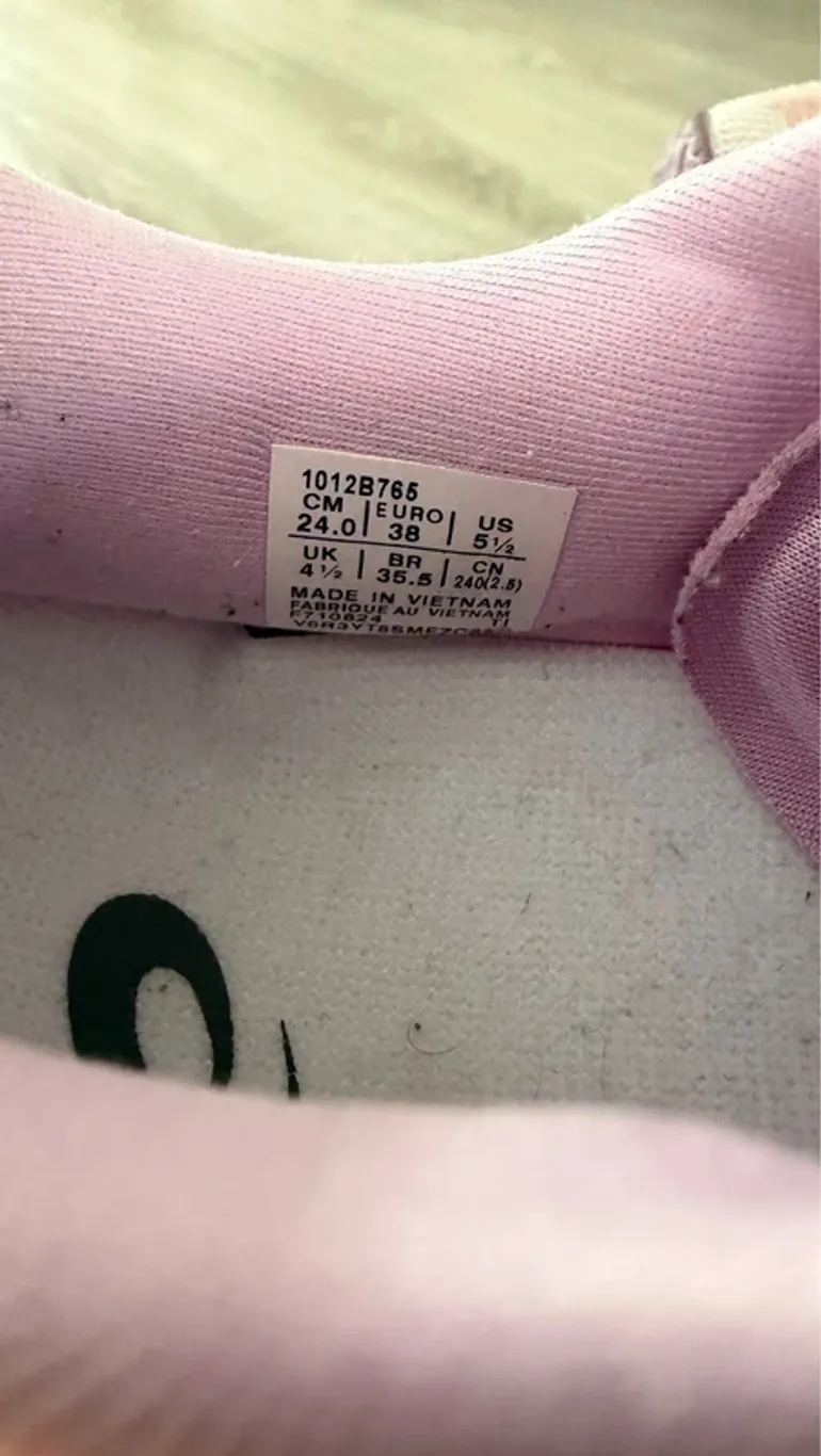 Used Asics Novablast 5 bike — image 6 of 10