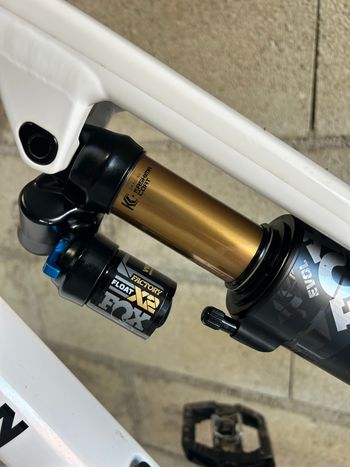 Gebrauchtes Fox Float X2 230*65 2025 bike — Bild 3 von 3