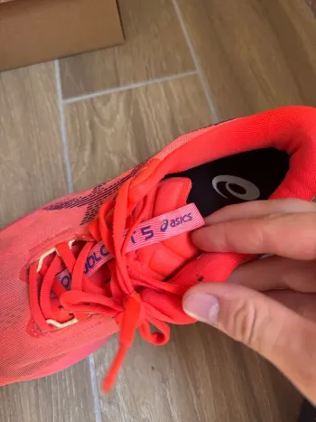 Käytetty Asics Novablast 5 bike — kuva 5 / 9