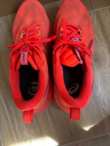 Käytetty Asics Novablast 5 bike — kuva 8 / 9