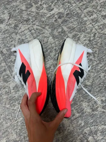 New Balance FuelCell Elite bike usato — immagine 2 di 5